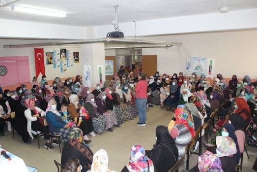 Santraller bölgesindeki kadınlara “Tasarruf Evimizde, Gelecek Elimizde” eğitimi