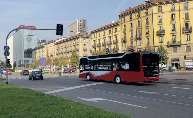 Türkiye'de üretilen elektrikli otobüs İtalya'da test ediliyor