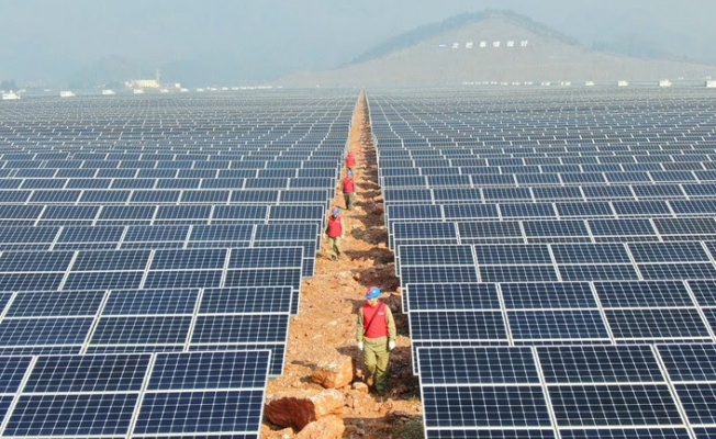 Çin, 1.3 milyar avroluk dev bir güneş enerji tesisi kuruyor