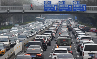 Beijing, yeşil enerjili araç plaka kotasını 70 bine çıkardı